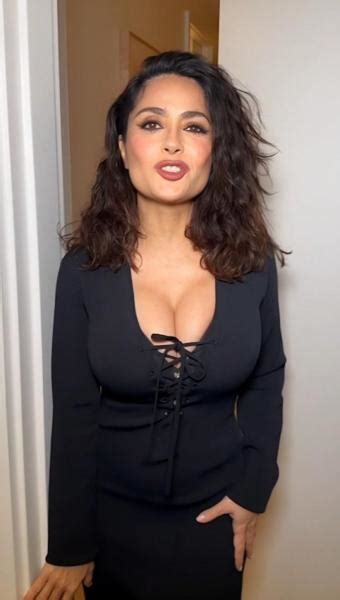 hot girls around the world 14 3k on twitter salma hayek massive boobs