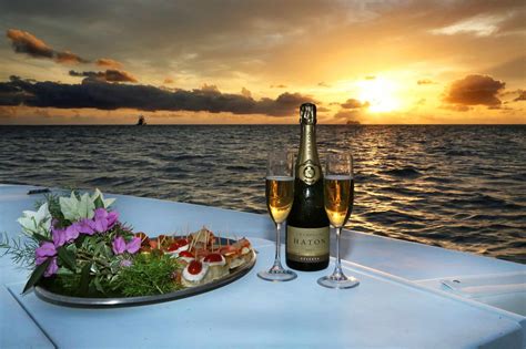 Champagne Sunset Cruise Cocont Reef Powerboat Tours And Charters In