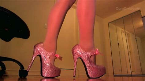 Shiny Pantyhose And Pink Crystal High Heels Are Used To Mesmerize You
