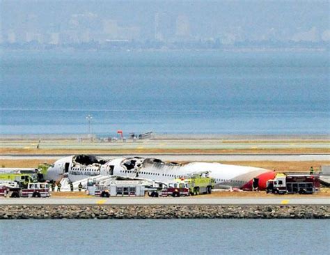 Plane Crash At San Francisco Airport Picture Asiana Airlines Plane