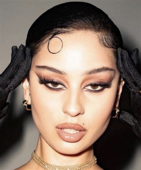 Fox Eyes A Beauty Trend Or Cultural Appropriation