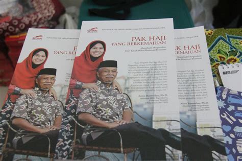 Memberi pendedahan secara langsung cara mengerjakan haji melalui amali kepada warga emas dan mereka yang tidak dapat menulis dan membaca; "Pak Haji Yang Berkemajuan", Launching Perdana Biografi Dr ...