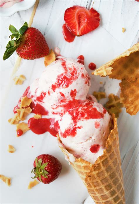 But a cat alternative is available. Easy eggless strawberry ice-cream without an ice-cream maker