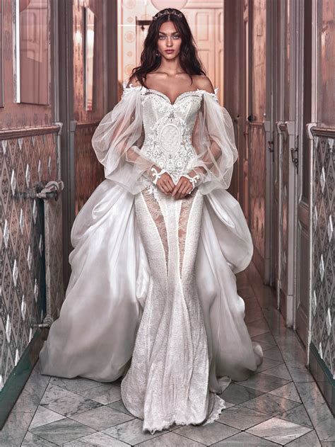 A Closer Look At The Wedding Dress Beyoncé Wore For Her And Jay Zs