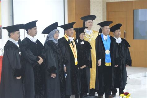 Walikota Palangka Raya Raih Doktor Di Ugm Universitas Gadjah Mada