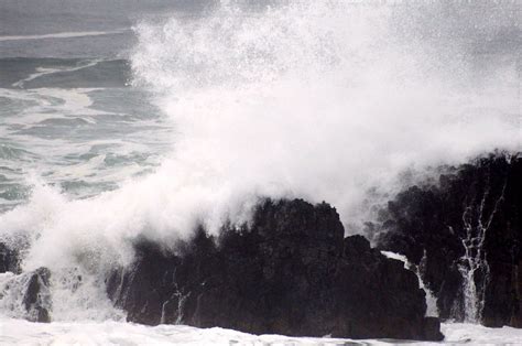 Surf Explodes At Seal Rock Incoming Surf Pounds This Thirt Flickr