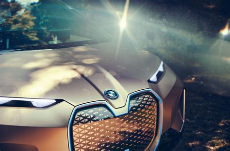 New Bmw Vision Inext Previews 2021 Autonomous Suv Autocar