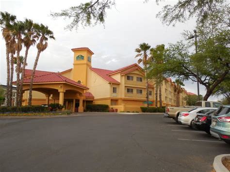 Foto De La Quinta Inn And Suites Tucson Airport Tucson Front Entrance