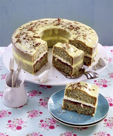 Ein richtig leckerer kuchen kann ganz einfach und schnell zubereitet werden, wie dieses rezept für einen simplen, aber. Unser beliebtes Rezept für Mohnkuchen mit weißer ...