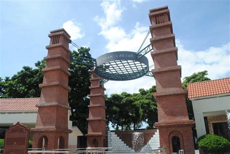 Tempat yang juga bisa dibilang adalah surganya di indonesia dengan menarik semua bukan? 16 Tempat Menarik Di Labuan Yang Pasti Buatkan Anda Tak ...