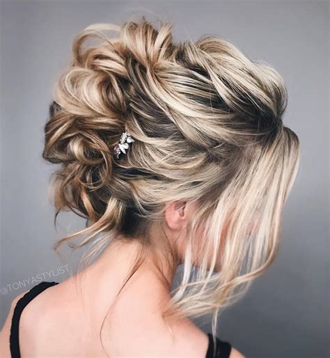 23 Messy Updo Hairstyles For Shoulder Length Hair Hairstyle Catalog