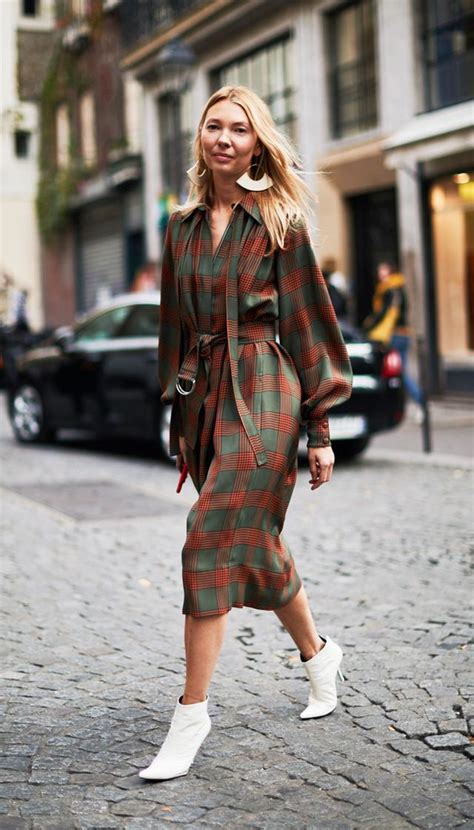 The Best Street Style At Paris Fashion Week Whowhatwear Uk