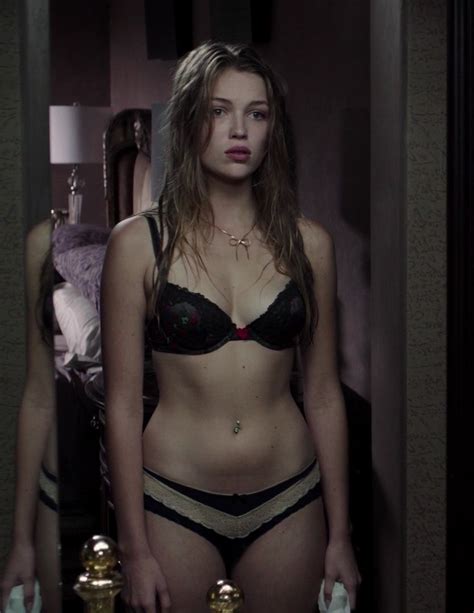 Lili Simmons S Amazing Hourglass Figure And Killer Abs Gorgeous