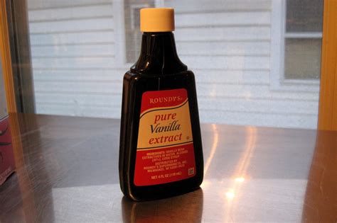 Out Of Vanilla Extract? Try This Common Substitute - Simplemost
