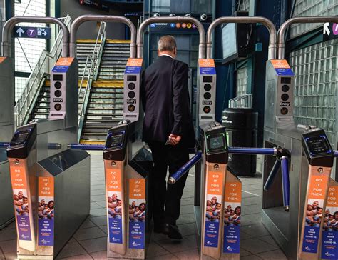 say goodbye to metro card as it is phased out omny is coming to the mta la voce di new york
