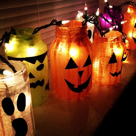 15 Super Spooky Diy Halloween Mason Jar Crafts Youll Enjoy Crafting