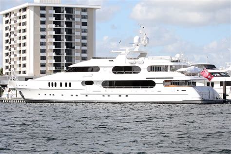 Take A Look Inside Tiger Woods STUNNING 20m Yacht