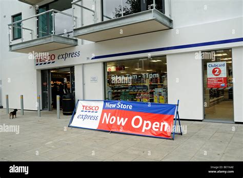 Tesco Now Open Hi Res Stock Photography And Images Alamy