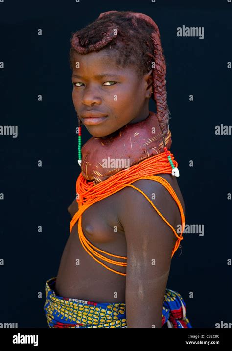 Mwila Girl Traditional Hairstyle Angola Fotos E Imágenes De Stock Alamy