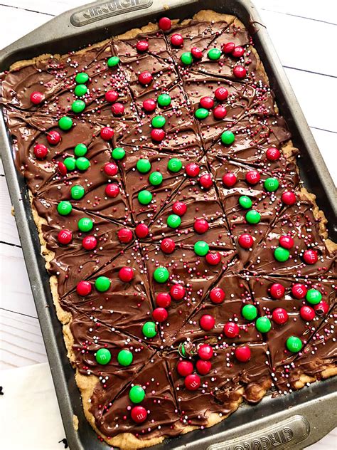 The week after thanksgiving should be a time of rest and recovery, a few glorious days' respite before the second wave of holiday craziness crashes down. Christmas Cookie Bars
