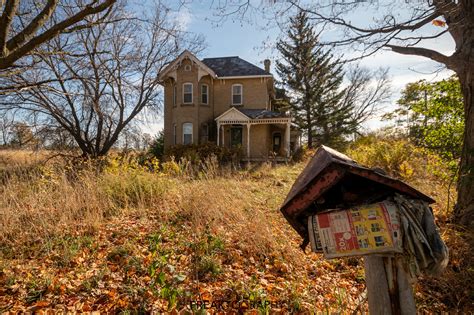 Exploring An Abandoned House In Ontario Canada Freaktography