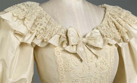 Princess Dianas Wedding Dress To Go On Display For The First Time In
