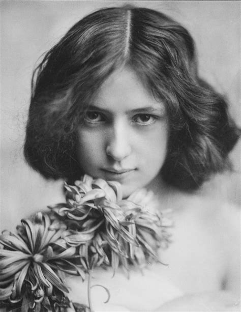 Extraordinary Portraits Of A Very Young Evelyn Nesbit Taken By Rudolf Eickemeyer In The Early