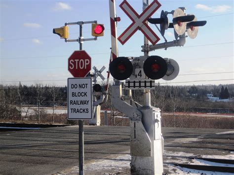 Cjrl News New Stop Lights For Rail Crossing