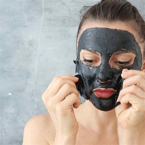 Easy Diy Charcoal Peel Off Mask Anyone Can Make At Home Try This