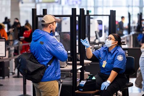 Real Id Deadline For Fliers Pushed Back To 2025 Wsj