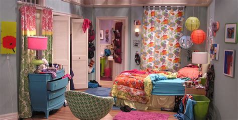 Best Photos Big Bang Theory Set Decorations Warner Bros Studio