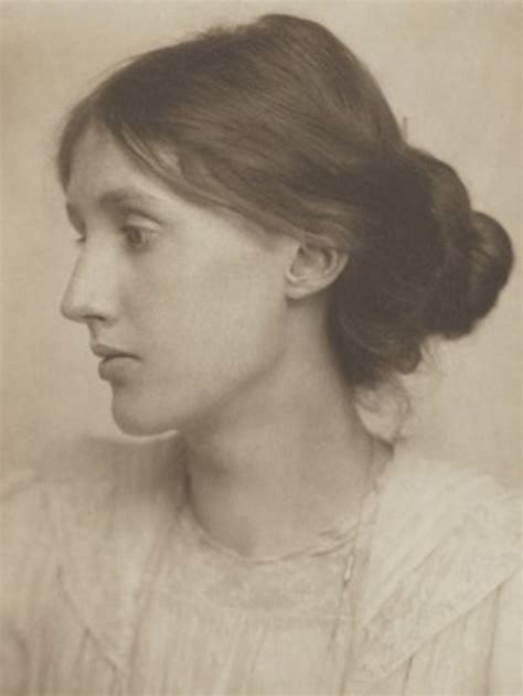Virginia Woolf: Her life in pictures - BBC News