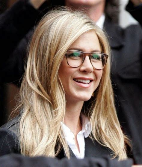 Celebrities Wearing Eyeglasses Last Year The 44 Year Old Actress Flaunted A Geekier Eyeglas