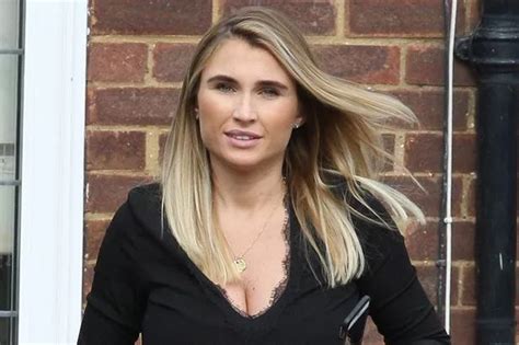 Billie Faiers Looks Amazing Just A Week After Giving Birth To Her