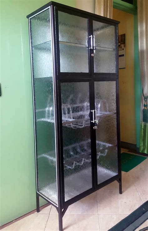 Rak piring aluminium cocok untuk anda yang senang dengan desain sederhana. Rak Piring Aluminium 4 Pintu Frame Coklat Kaca Es 75-165 ...