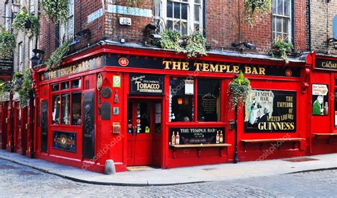 temple bar à dublin irlande — photo éditoriale © lucianmilasan 31338055