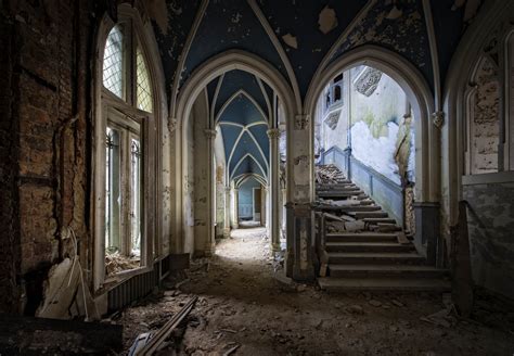 Abandoned Places Interior Of The Abandoned Miranda Castle 2048x1421