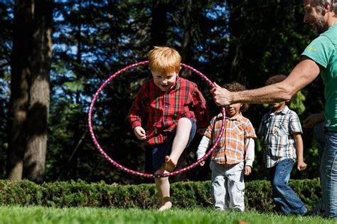 5 Totally Great Games To Play With A Hula Hoop