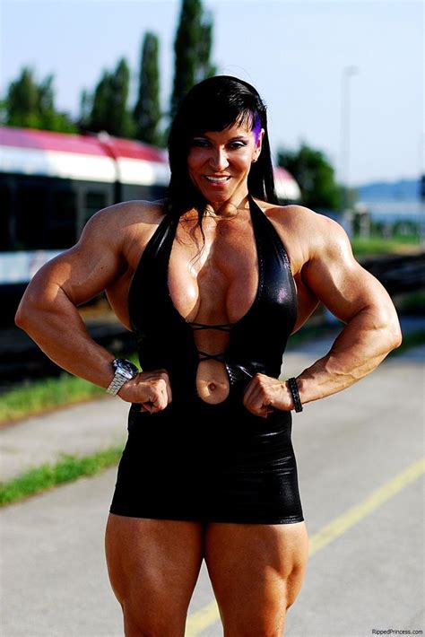 Who Was The Biggest Female Bodybuilder Ever Body Building Women Fitness Models Female
