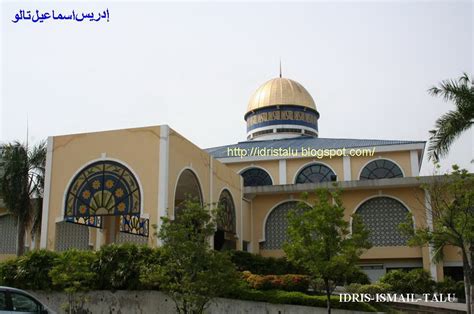 It is located in downtown ipoh, occupying the city block bounded on the north side by jalan dato sagor and the south side by jalan sultan iskandar, on which the main entrance is located. IdrisTalu: Masjid Sultan Azlan Shah, Ipoh