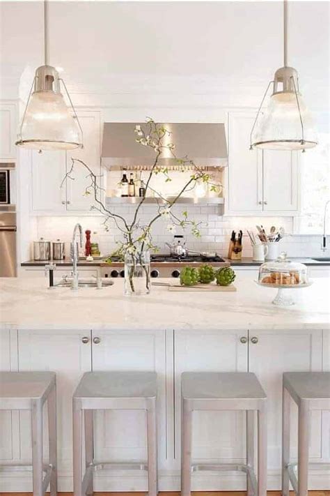 Best kitchen paint colors with white cabinets. Choosing the Best White Paint Color for Your Kitchen Cabinets