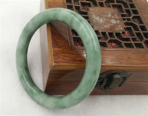 Wholesale High Quality Jade Bangles Grade A Pure Natural Jade Bracelet