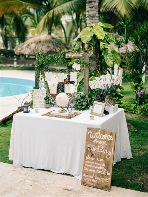 Look for alternative guestbooks for. green and gold wedding welcome table | Gift table wedding ...