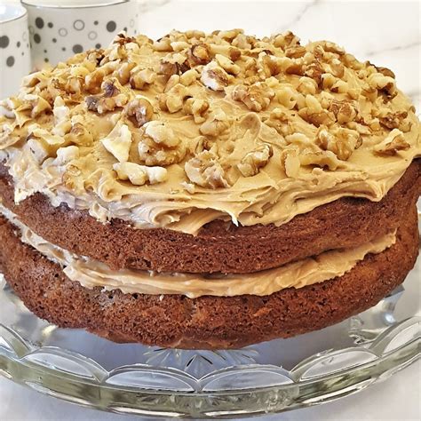 Coffee And Walnut Layer Cake With Coffee Buttercream Frosting Foodle Club