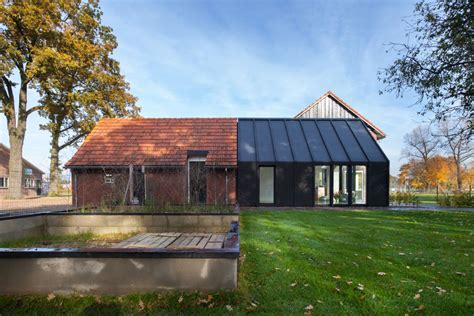 Old Farmhouse Gets An Uplifting Renovation And Extension
