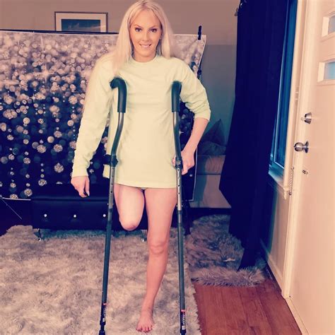 Amputee Woman On Crutches Daftsex Hd