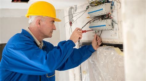 4 Critical Skills Every Electrician Must Possess