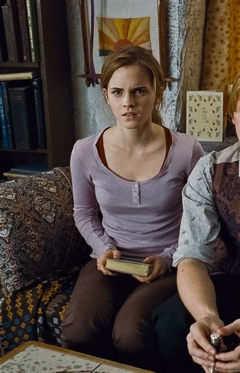 Emma In Harry Potter And The Deathly Hallows Part 1 Emma Watson Harry Potter Harry Potter