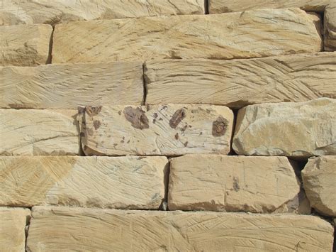 5 Great Ways To Use Sandstone Walls Natural Stone Walls