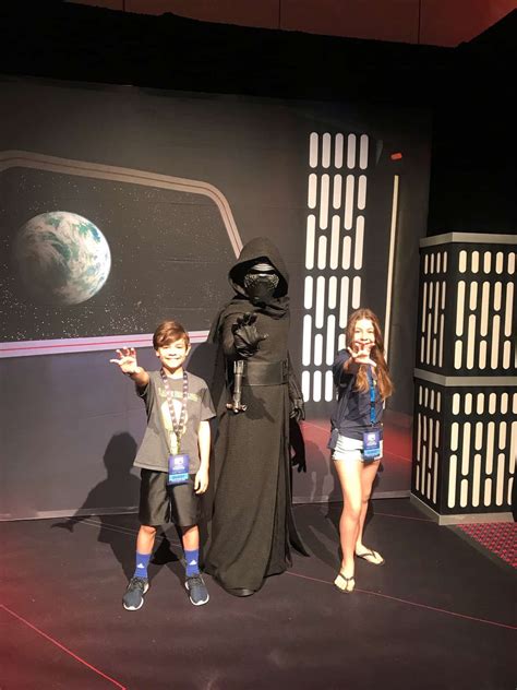 Star Wars Characters In Disneyland Where To Find Them Mommy Travels
